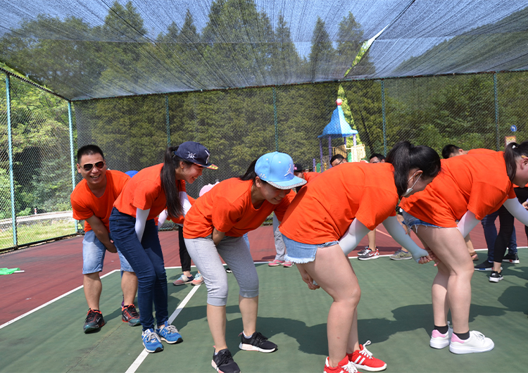 九天峰拓展活动