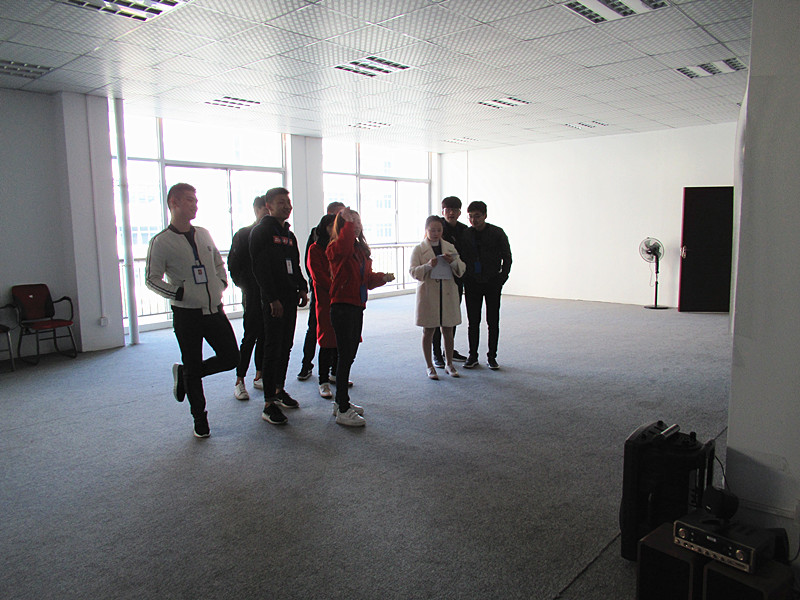 四月投飞镖活动落幕，快乐工作慢慢努力