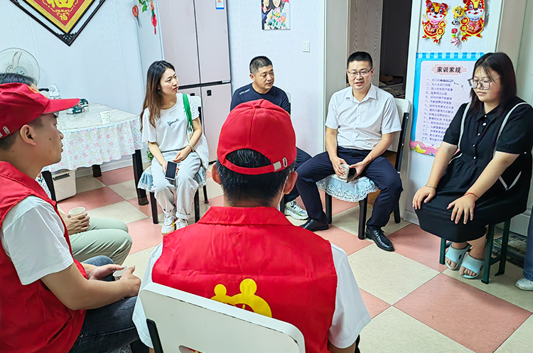 悦公益协会开展爱心助学走访慰问活动