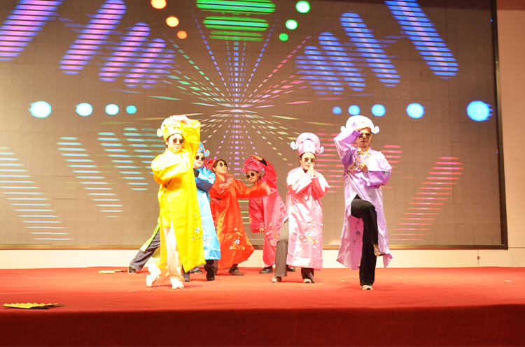 安徽悦来悦好公司2025企业年会节目 - 舞蹈《卡拉永远OK》